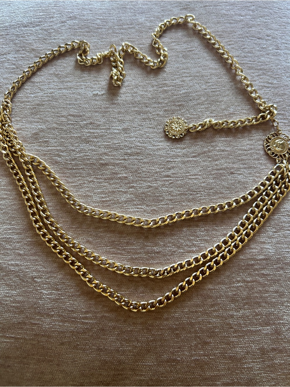 Chunky Gold Chain belt - Picture 5 of 6